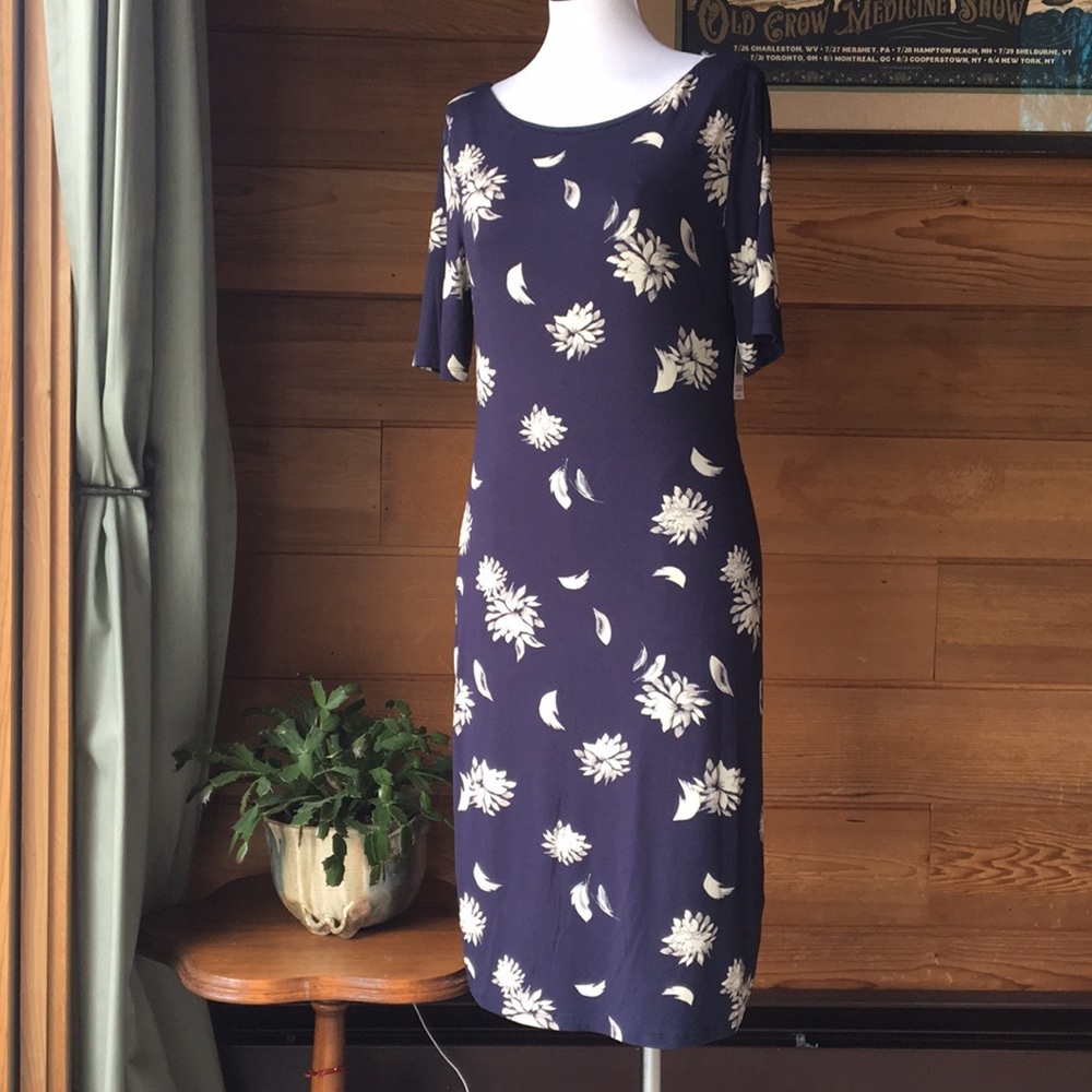 SIMPLY STYLED 💙 Long Blue Floral Dress